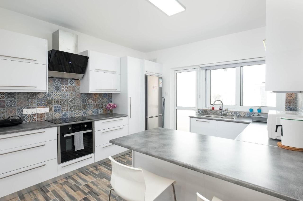 Happy Stay Apartment - Halefka Court Larnaca Luaran gambar